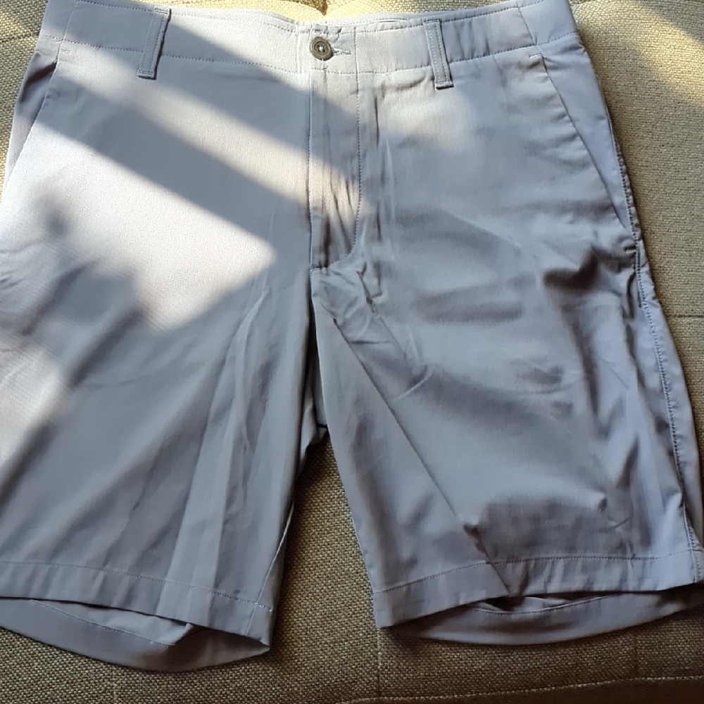 Under Armour Men's Gray Flat Front Shorts